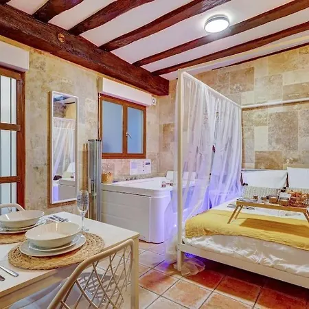 Appartamento L'evasion I Bed&spa I Jacuzzi I Cozy I Hypercentre I Rent Immo Digione