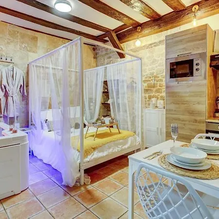 L'evasion I Bed&spa I Jacuzzi I Cozy I Hypercentre I Rent Immo Apartman Dijon