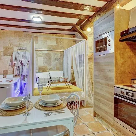 L'evasion I Bed&spa I Jacuzzi I Cozy I Hypercentre I Rent Immo * Ντιζόν