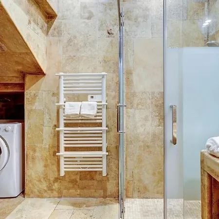 Διαμέρισμα L'evasion I Bed&spa I Jacuzzi I Cozy I Hypercentre I Rent Immo