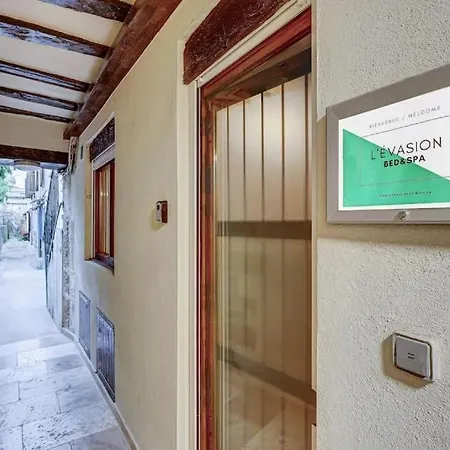 Διαμέρισμα L'evasion I Bed&spa I Jacuzzi I Cozy I Hypercentre I Rent Immo *