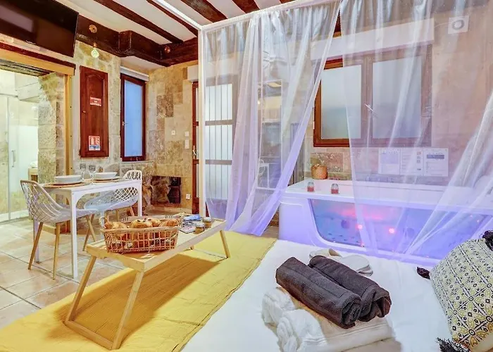 L'evasion I Bed&spa I Jacuzzi I Cozy I Hypercentre I Rent Immo