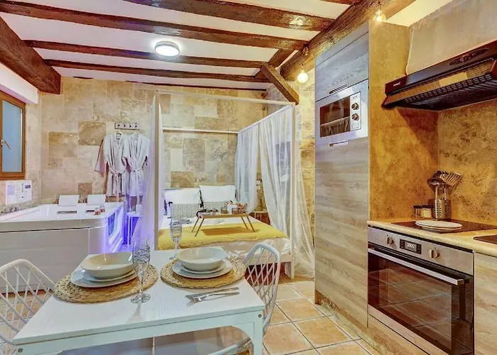 L'evasion I Bed&spa I Jacuzzi I Cozy I Hypercentre I Rent Immo * ディジョン