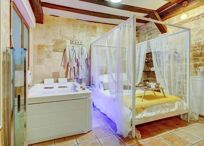 L'evasion I Bed&spa I Jacuzzi I Cozy I Hypercentre I Rent Immo 公寓 *